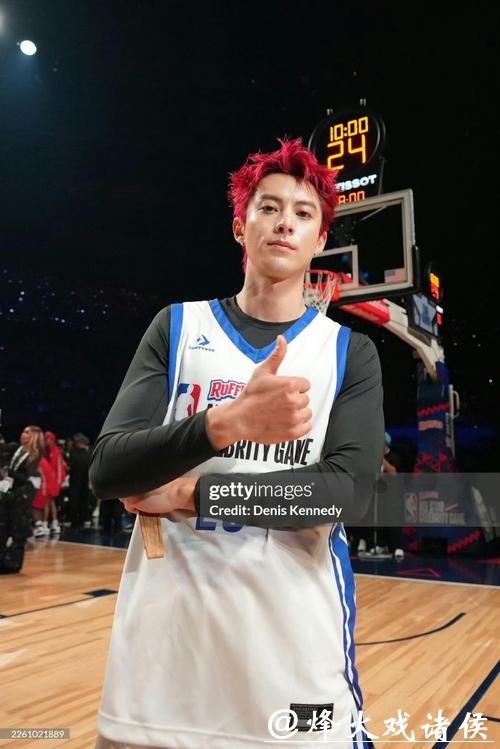 NBA全明星名人赛:字母哥队逆转取胜,王鹤棣10分4板,Shams0分 NBA全明星名人赛:字母哥队逆转取胜,王鹤棣10分4板,Shams0分